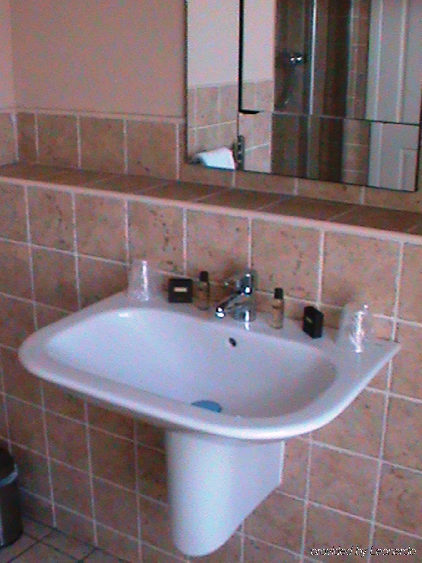 Number 10 Hotel Glasgow Room photo
